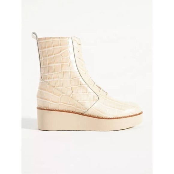 ANTHROPOLOGIE Lace-Up Stompy Boots - Picture 2 of 9